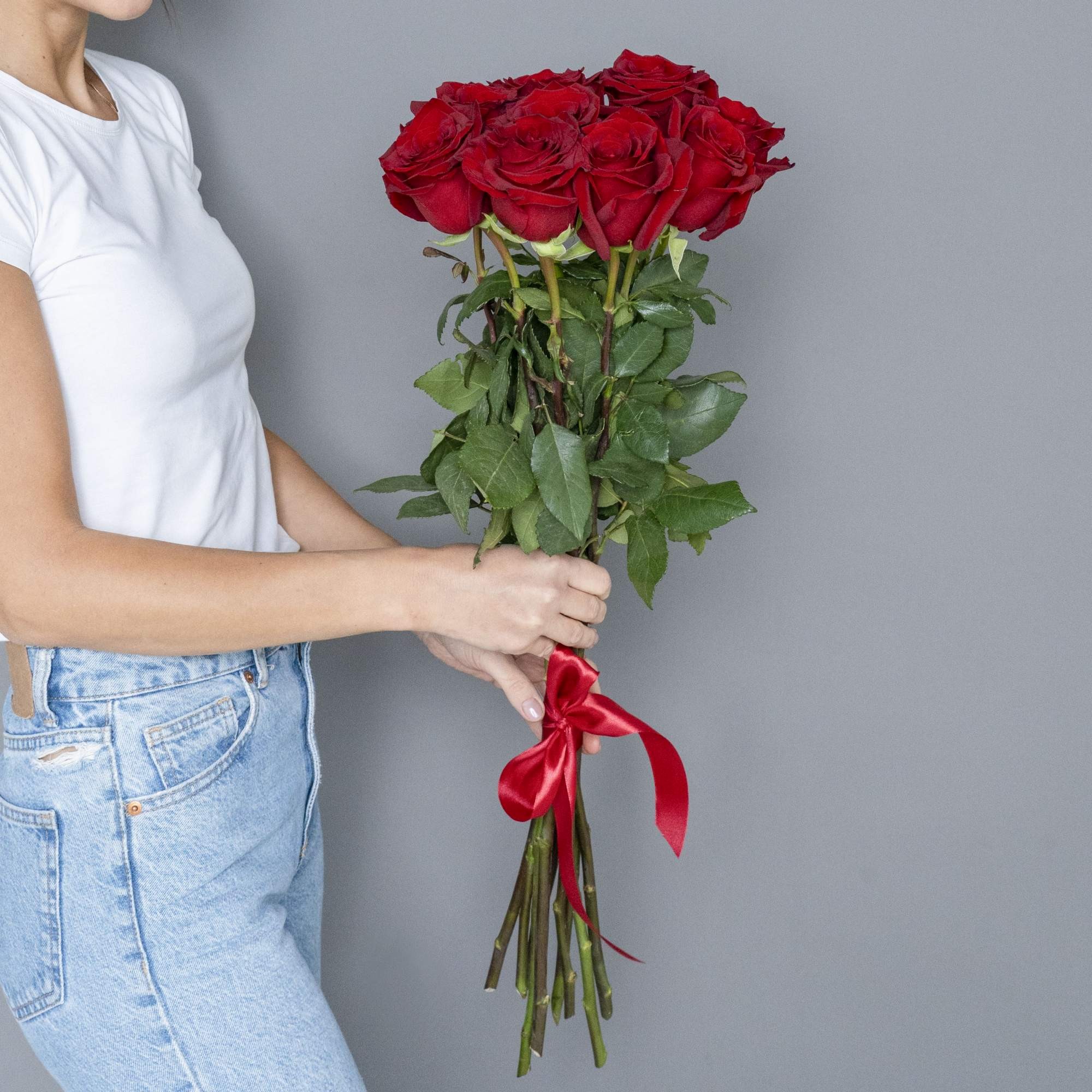 Букет из 3 красных роз 40 см с лентой Эквадор